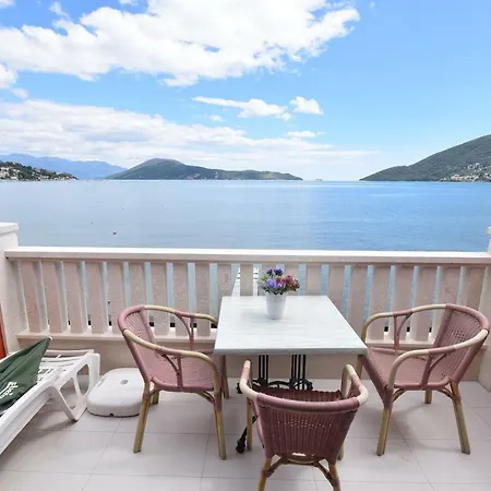 Grifone Coastline Apartment Herceg Novi Exterior photo